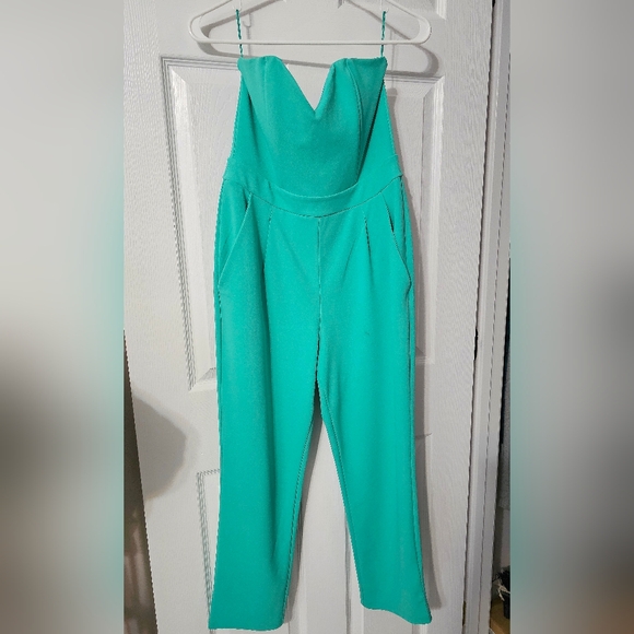 Express Strapless Sweetheart Jumpsuit - Size 6 - Picture 3 of 12